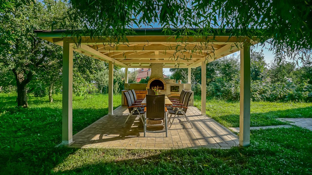 Vila Luna Comarnic Exteriör bild