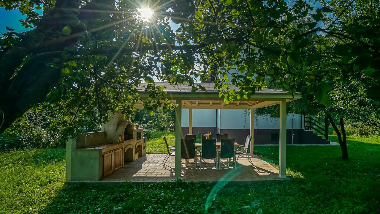 Vila Luna Comarnic Exteriör bild
